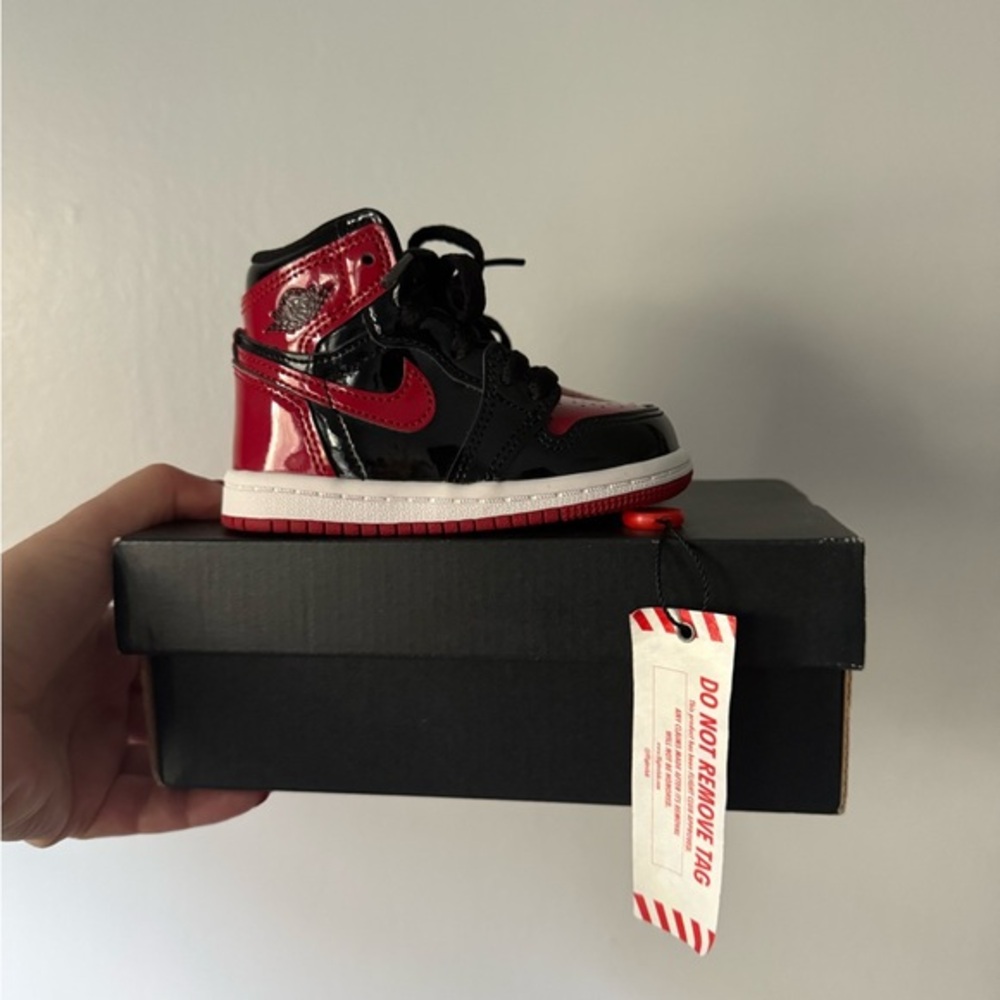 Jordan 1 Retro High OG Black and White Sneakers